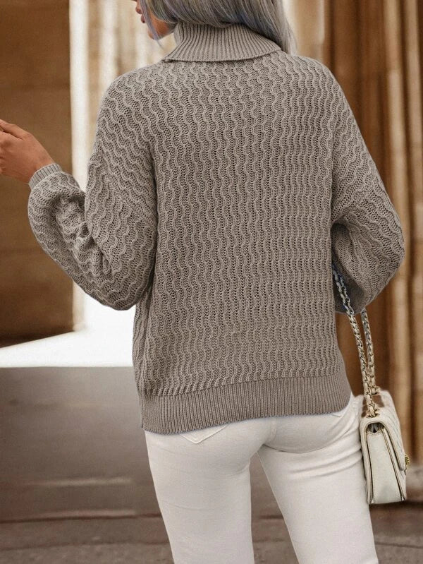 Sweter z falistym wzorem