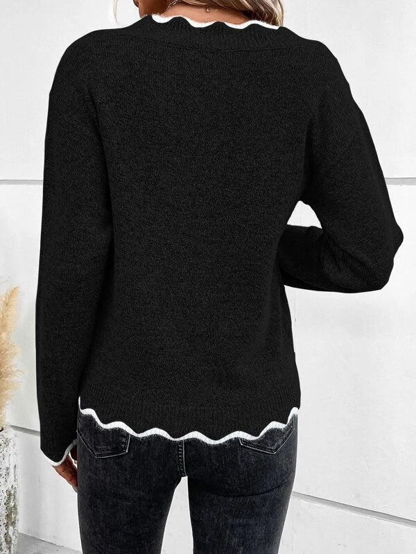 Sweter z falowanym kołnierzykiem