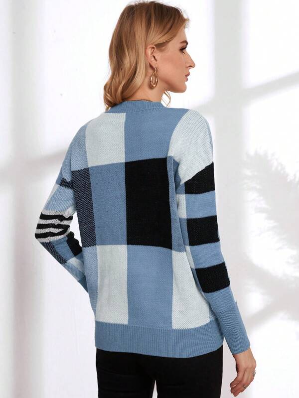 Sweter z wzorem w kwadraciki
