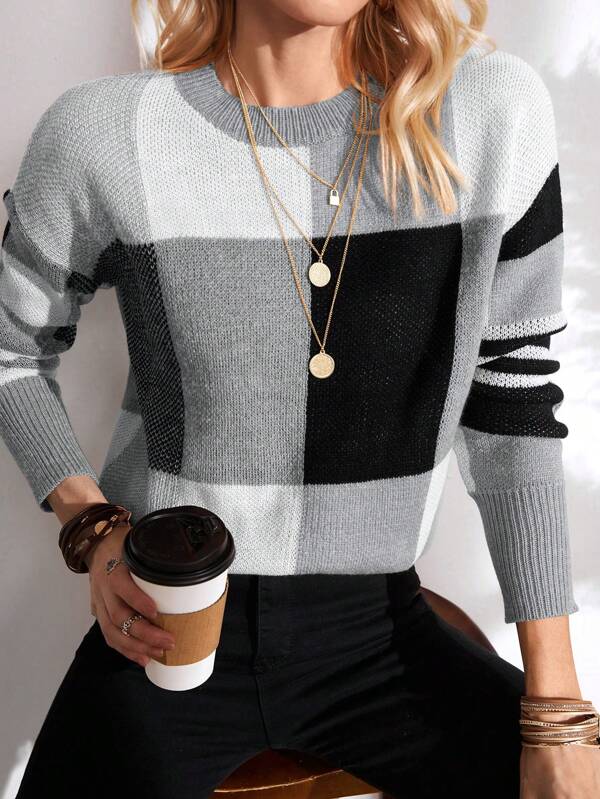 Sweter z wzorem w kwadraciki