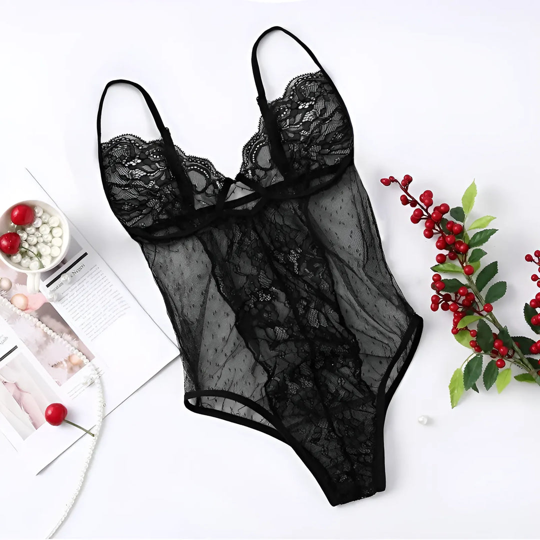 Delikatne body siateczkowe z koronką
