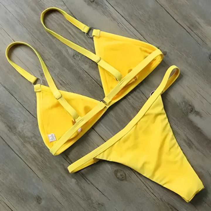 Klasyczny dwuczęściowy strój kąpielowy bikini z ozdobnymi kółkami