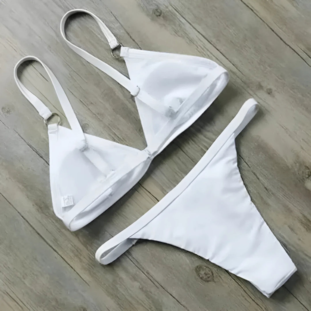 Klasyczny dwuczęściowy strój kąpielowy bikini z ozdobnymi kółkami