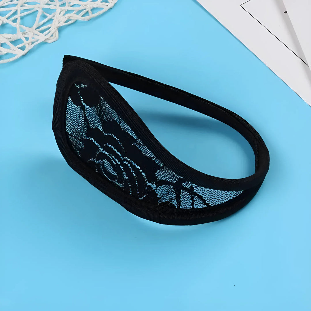 Uniwersalne C-stringi z koronką